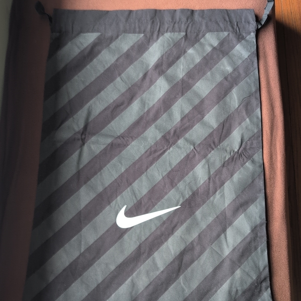 Nike Black and Gray Drawstring Bag